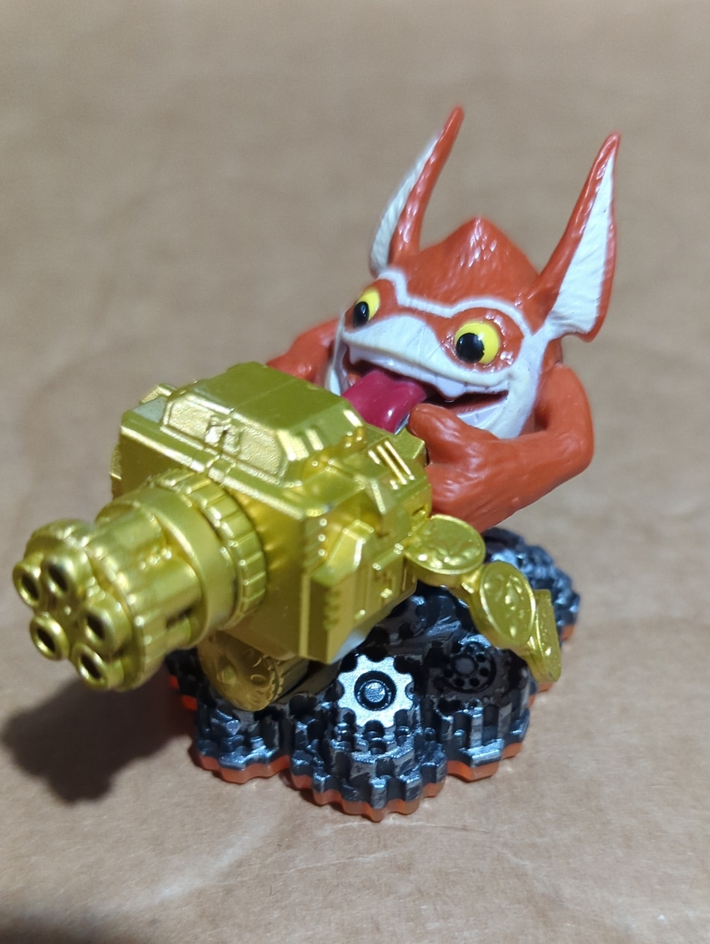 Skylanders GIANTS Character Figure: TRIGGER HAPPY | series 2